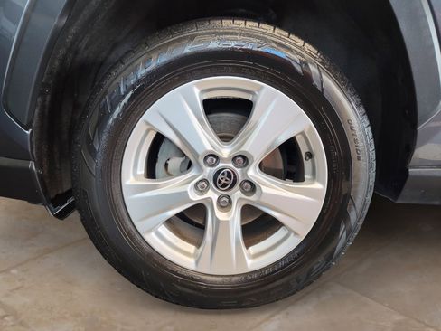 Used 2021 Toyota RAV4 XLE FWD image 28