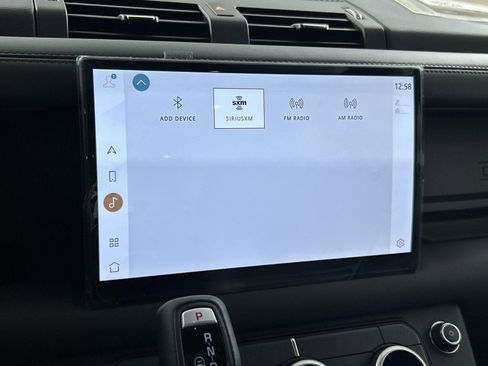New 2025 Land Rover Defender 130 X-Dynamic SE image 18