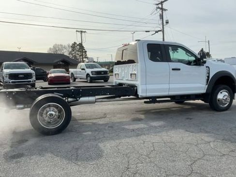 New 2026 Ford F450 XL w/ XL Chrome Package image 9