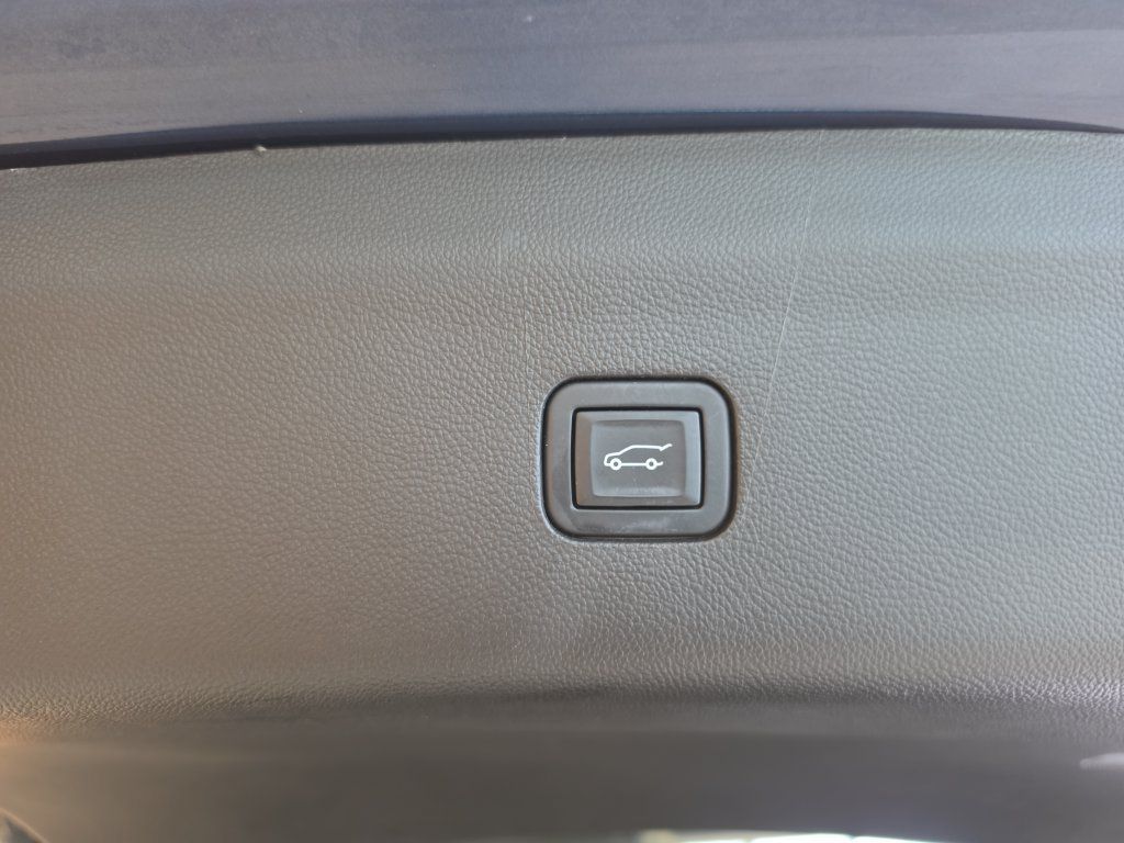 Used 2022 Buick Enclave Avenir FWD image 43