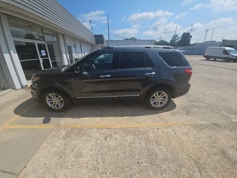 Used 2015 Ford Explorer XLT w/ Equipment Group 202B FWD image 1