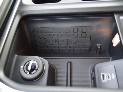 New 2025 Ford Expedition Active image 16