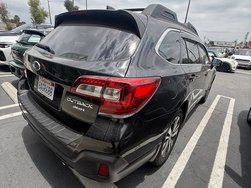 Used 2018 Subaru Outback 3.6R Limited AWD/4WD image 9