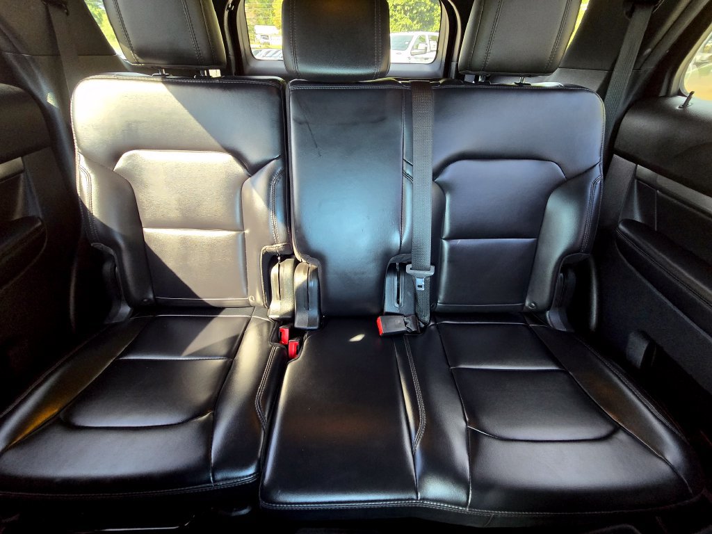 Used 2019 Ford Explorer XLT w/ Equipment Group 202A FWD image 44