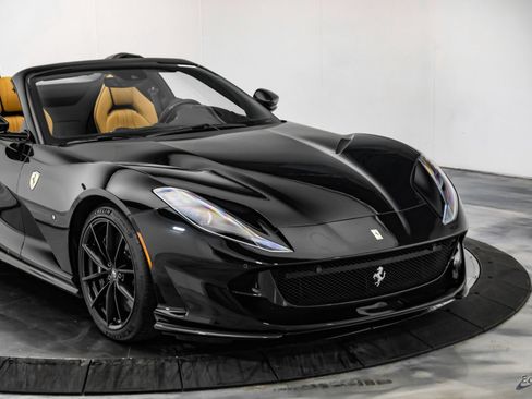 Used 2022 Ferrari 812 GTS RWD image 35