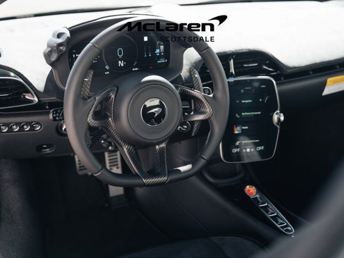 Used 2025 McLaren Artura Spider image 19