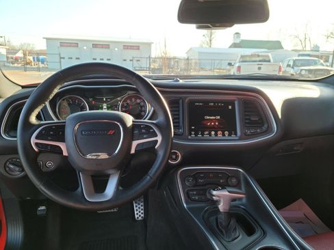 Used 2016 Dodge Challenger SXT Plus image 10