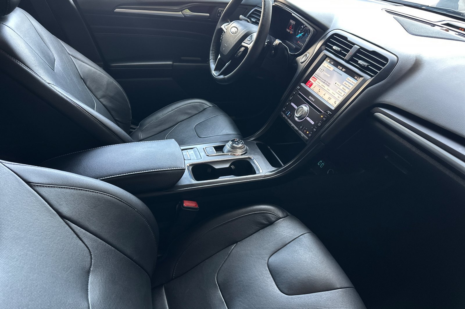 Used 2019 Ford Fusion Titanium FWD image 15