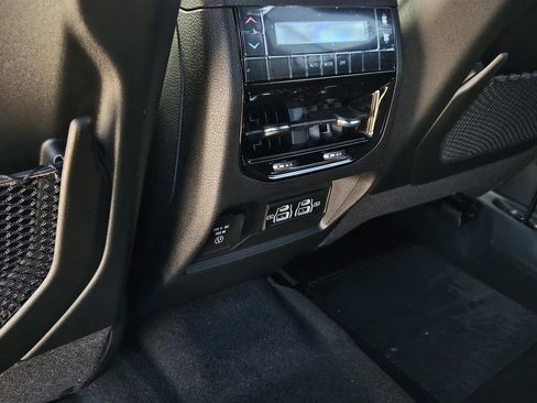 New 2026 Jeep Grand Cherokee L 2WD image 15