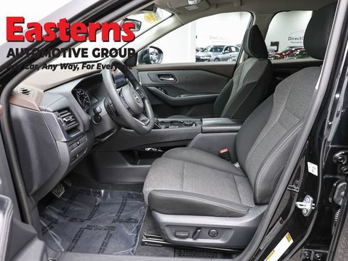 Used 2023 Nissan Rogue SV AWD/4WD image 13