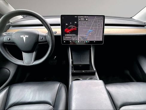 Used 2021 Tesla Model Y Long Range image 8