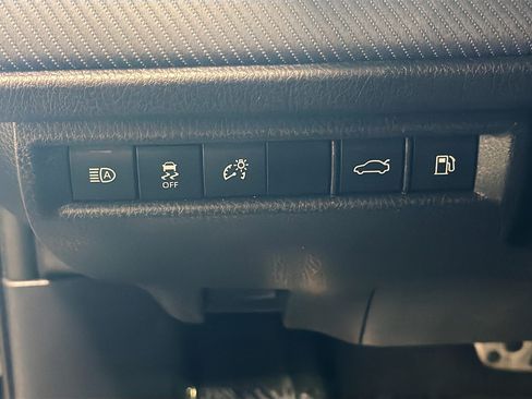 Used 2025 Toyota Camry SE FWD image 17