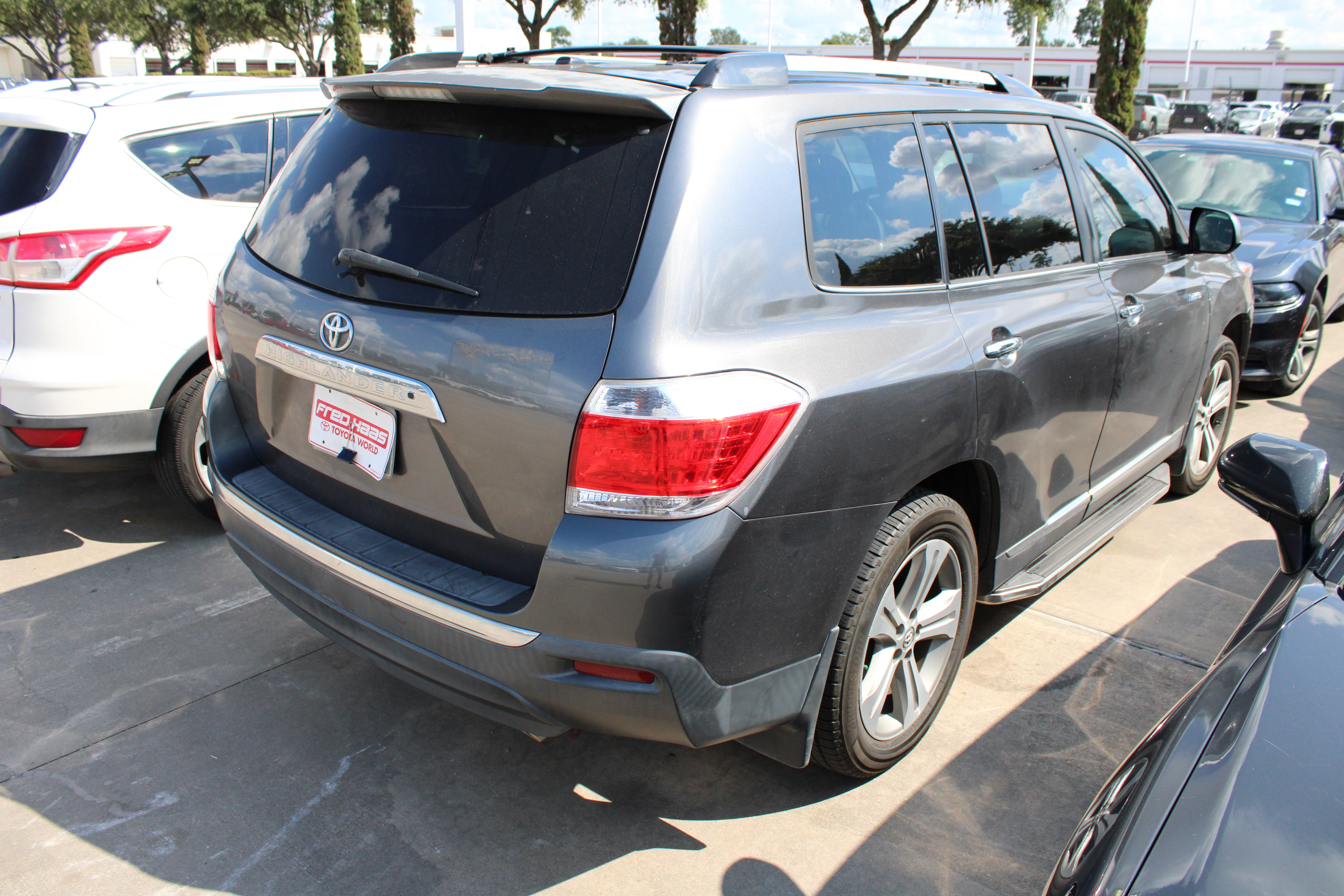 Used 2013 Toyota Highlander Limited FWD image 11