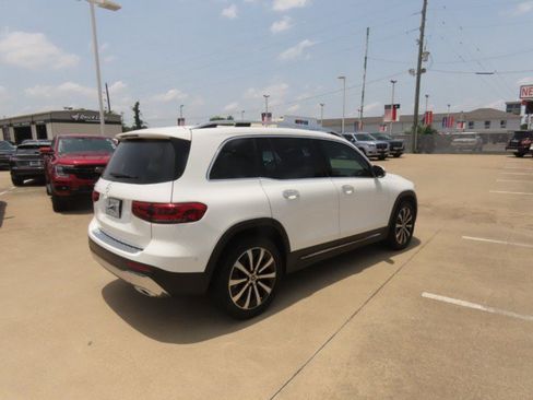 Used 2023 Mercedes-Benz GLB 250 image 9