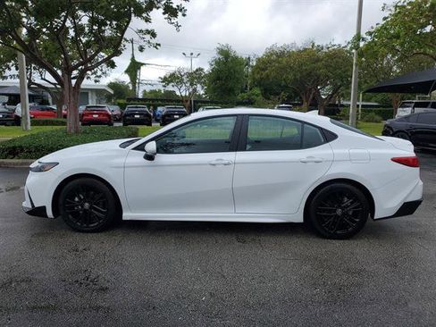 Used 2026 Toyota Camry SE image 18