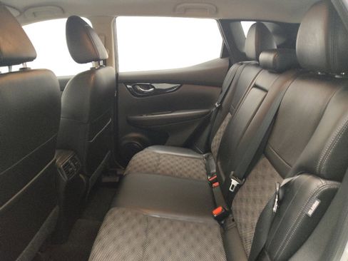 Used 2021 Nissan Rogue Sport SV w/ Technology Package image 18