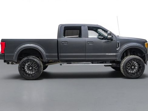 Used 2017 Ford F250 XLT w/ XLT Value Package AWD/4WD image 5