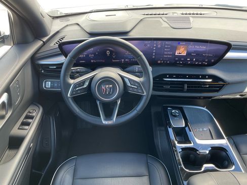 Used 2025 Buick Enclave Preferred image 5