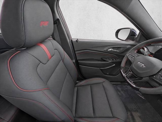 Used 2025 Chevrolet Trax RS w/ Driver Confidence Package FWD image 24