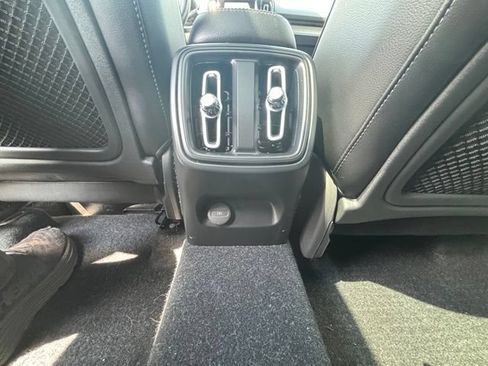 Used 2019 Volvo XC40 T5 Inscription AWD/4WD image 33