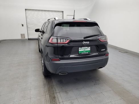 Used 2019 Jeep Cherokee Latitude w/ Cold Weather Group FWD image 6