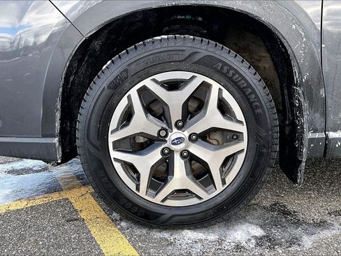 Used 2023 Subaru Forester Premium image 9