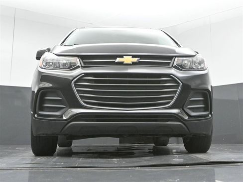 Used 2021 Chevrolet Trax LT w/ Driver Confidence Package FWD image 18