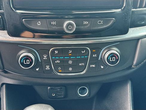 Used 2021 Chevrolet Traverse RS AWD/4WD image 14