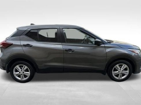 Used 2024 Nissan Kicks S FWD image 4
