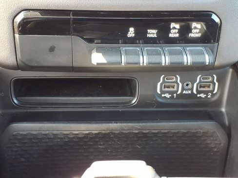 Used 2021 RAM 1500 Big Horn AWD/4WD image 16