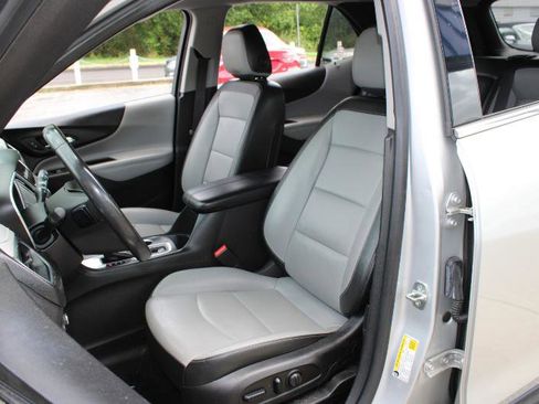 Used 2018 Chevrolet Equinox Premier image 12
