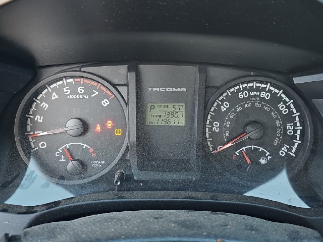 Used 2017 Toyota Tacoma SR AWD/4WD image 15