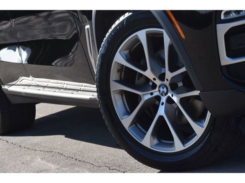 Used 2021 BMW X5 xDrive40i w/ Premium Package image 9