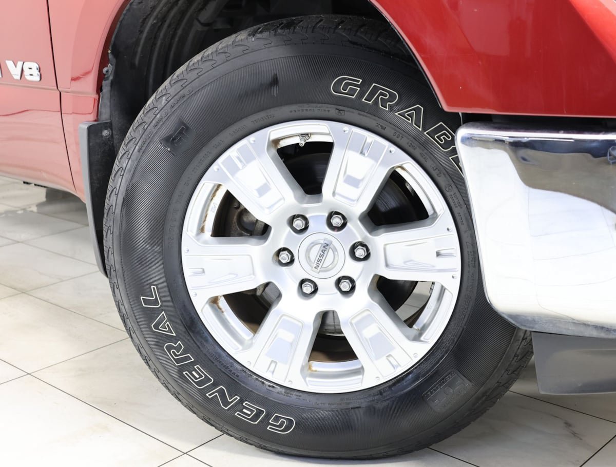 Used 2019 Nissan Titan SV w/ SV Convenience Package AWD/4WD image 13