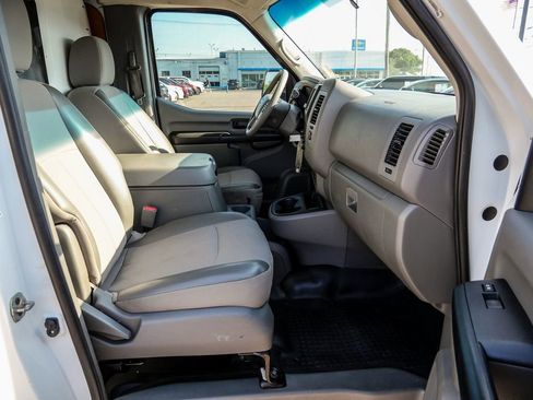 Used 2020 Nissan NV 3500 SL RWD image 12