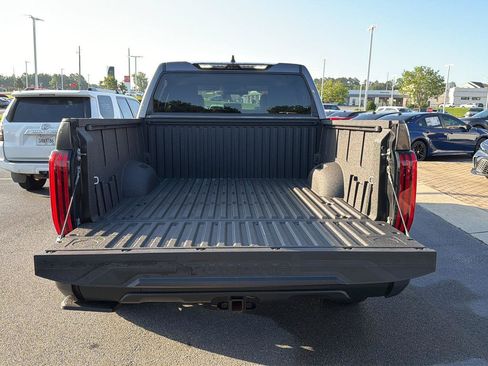 Used 2024 Toyota Tundra SR5 AWD/4WD image 32
