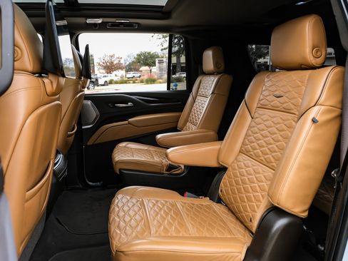 Used 2021 Cadillac Escalade ESV Sport w/ Driver Assist Tech Package image 37