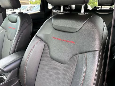 Used 2024 Jeep Compass Trailhawk image 12