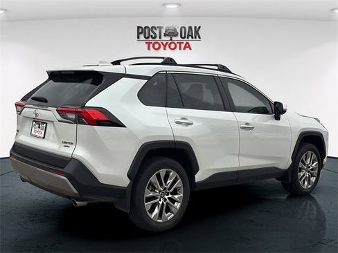 Used 2024 Toyota RAV4 Limited w/ Advanced Technology Package image 7