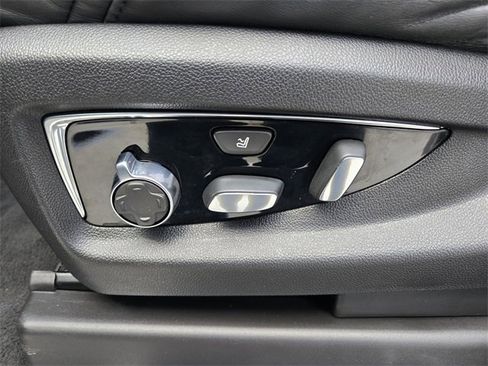 Used 2018 Cadillac Escalade ESV Platinum image 13