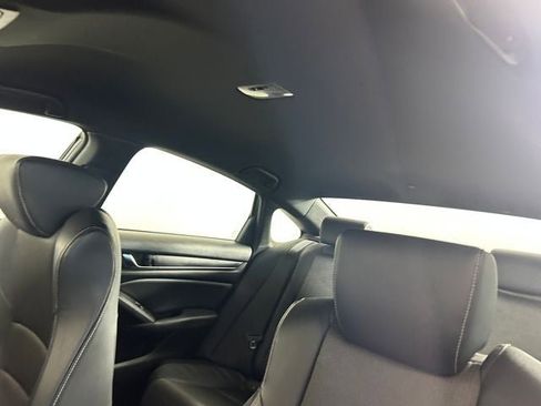 Used 2018 Honda Accord Sport image 13