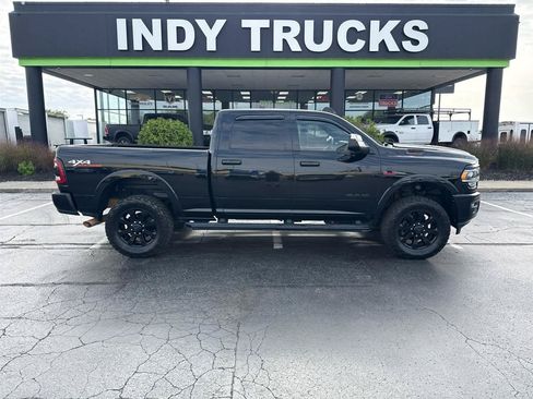 Used 2019 RAM 2500 Laramie w/ Black Appearance Package AWD/4WD image 3