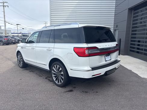 Used 2021 Lincoln Navigator Reserve w/ Luxury Package image 3