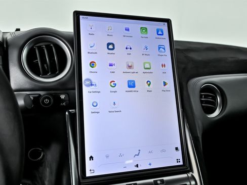 Used 2011 Nissan GT-R Premium image 34