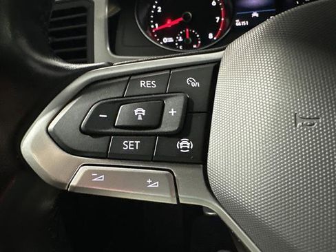 Certified 2020 Volkswagen Atlas Cross Sport SE w/ Panoramic Sunroof Package image 34