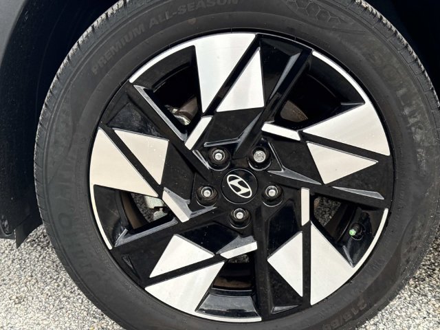Used 2025 Hyundai Kona SEL FWD image 9