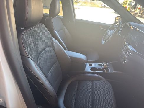 New 2025 Ford Escape ST-Line w/ Tech Pack #1 image 19