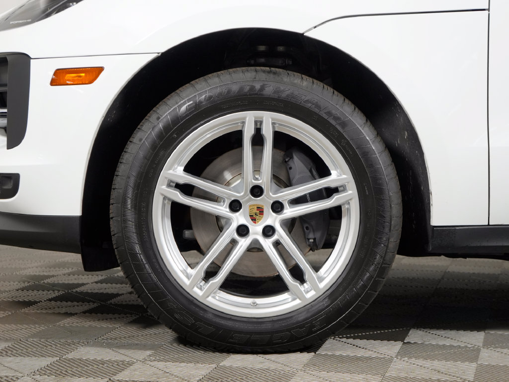 Certified 2020 Porsche Macan AWD/4WD image 13