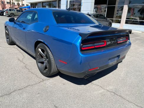 Used 2022 Dodge Challenger SRT Hellcat w/ Plus Package RWD image 8
