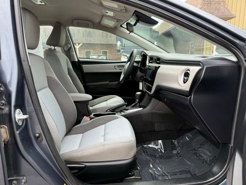 Used 2017 Toyota Corolla LE image 22